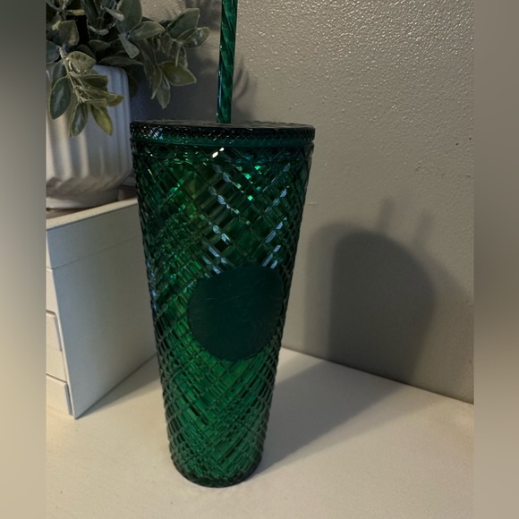 Starbucks cup - Picture 3 of 3